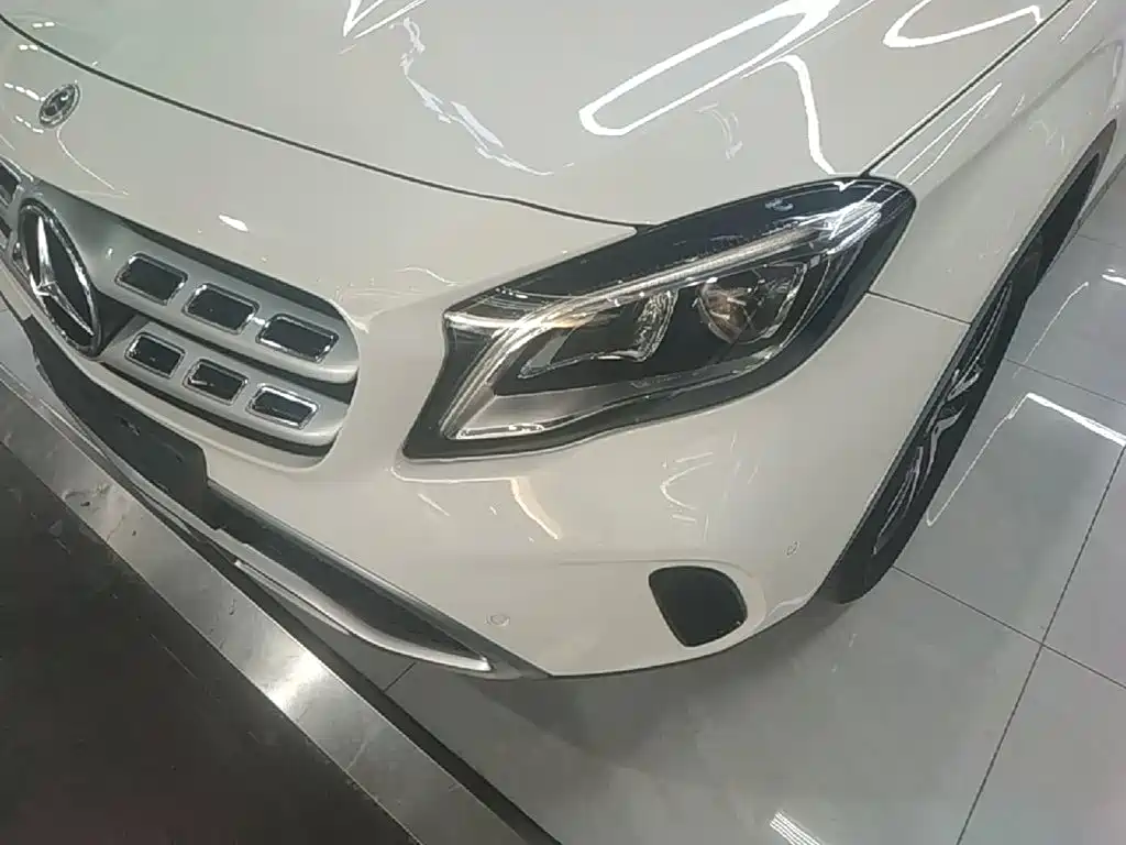 Mercedes-Benz GLA — миниатюра 24