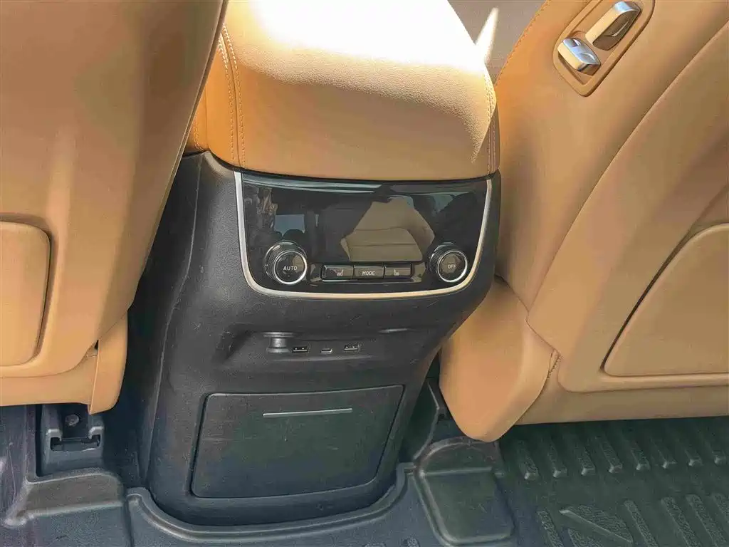 Li Auto Li ONE — миниатюра 18