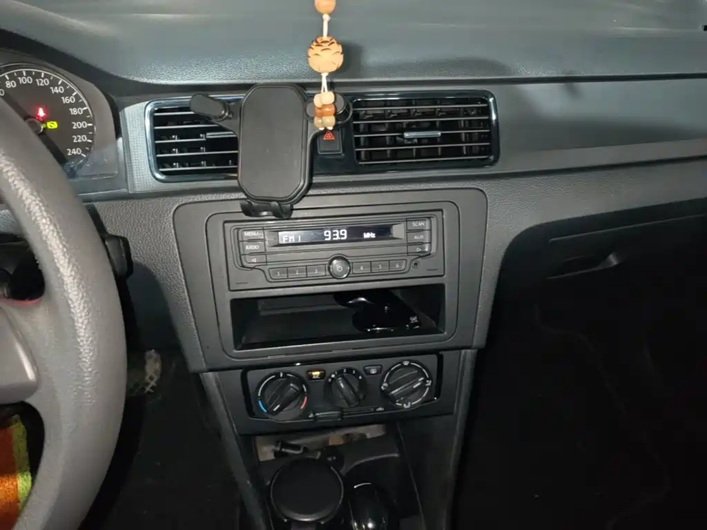 Volkswagen Santana — миниатюра 13