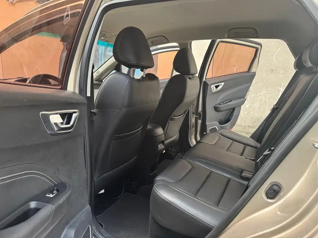 Geely Vision X3 — миниатюра 11