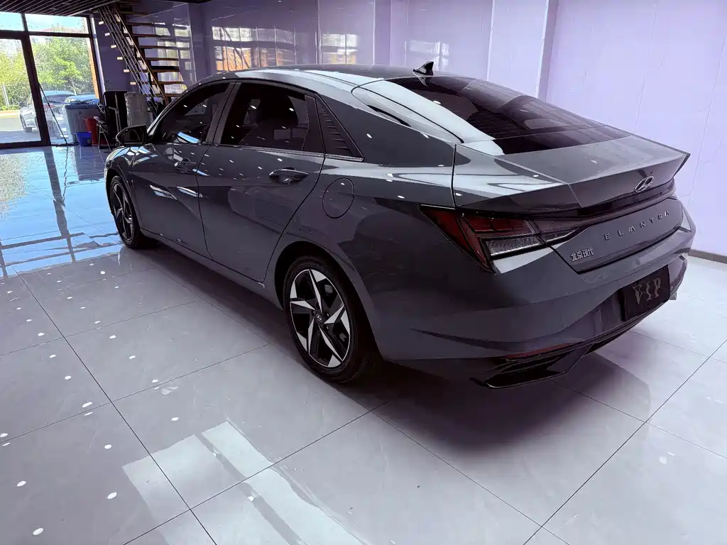 Hyundai Elantra — миниатюра 6