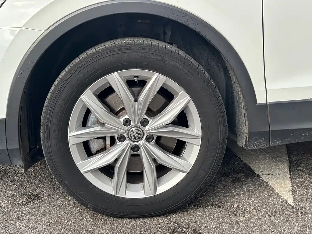 Volkswagen Tiguan — миниатюра 8