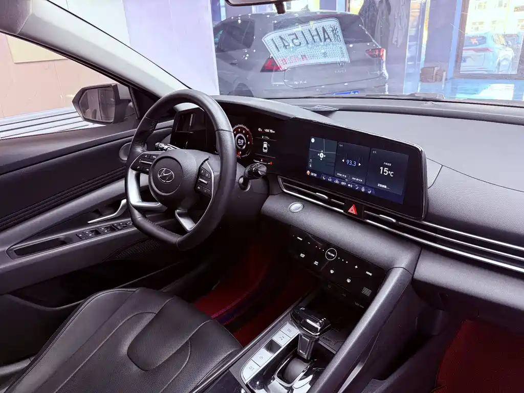 Hyundai Elantra — миниатюра 16