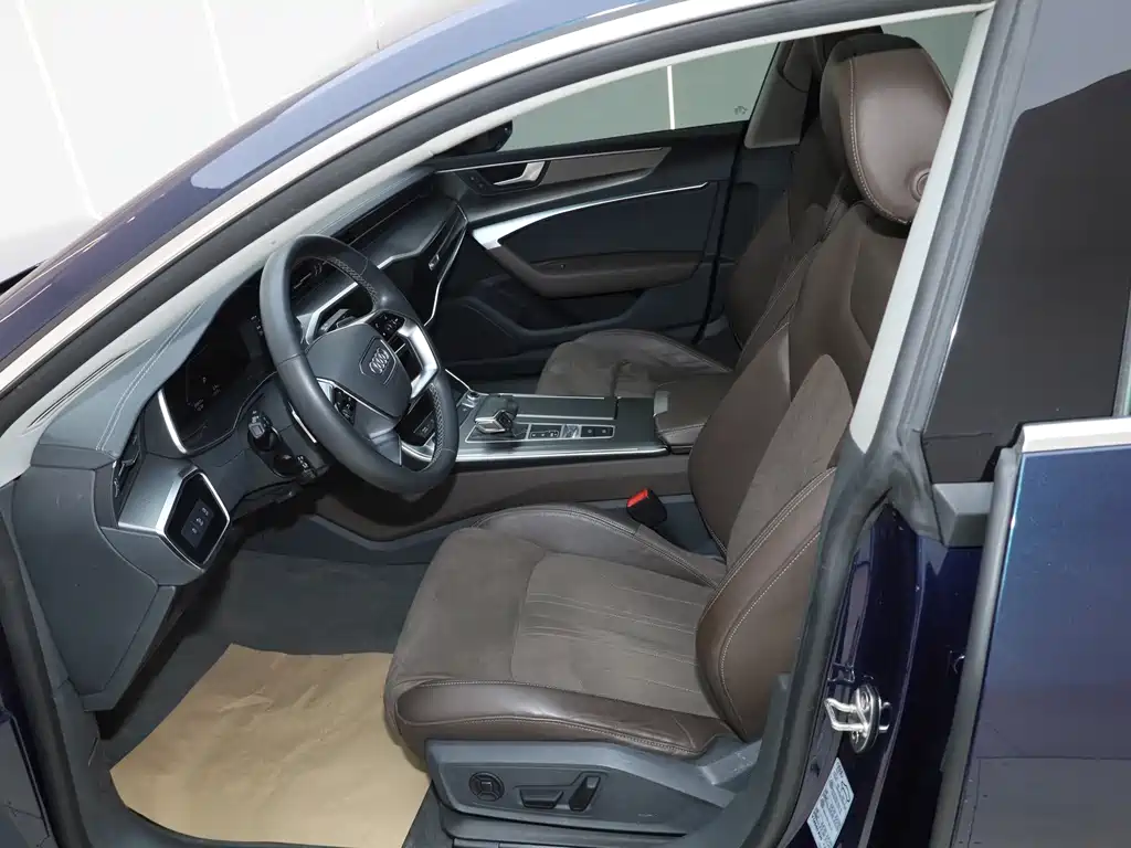 Audi A7L — миниатюра 26
