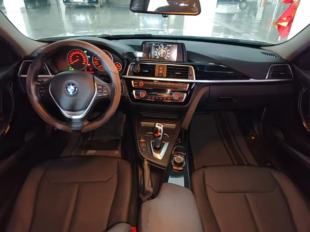 BMW 3 Series — миниатюра 10