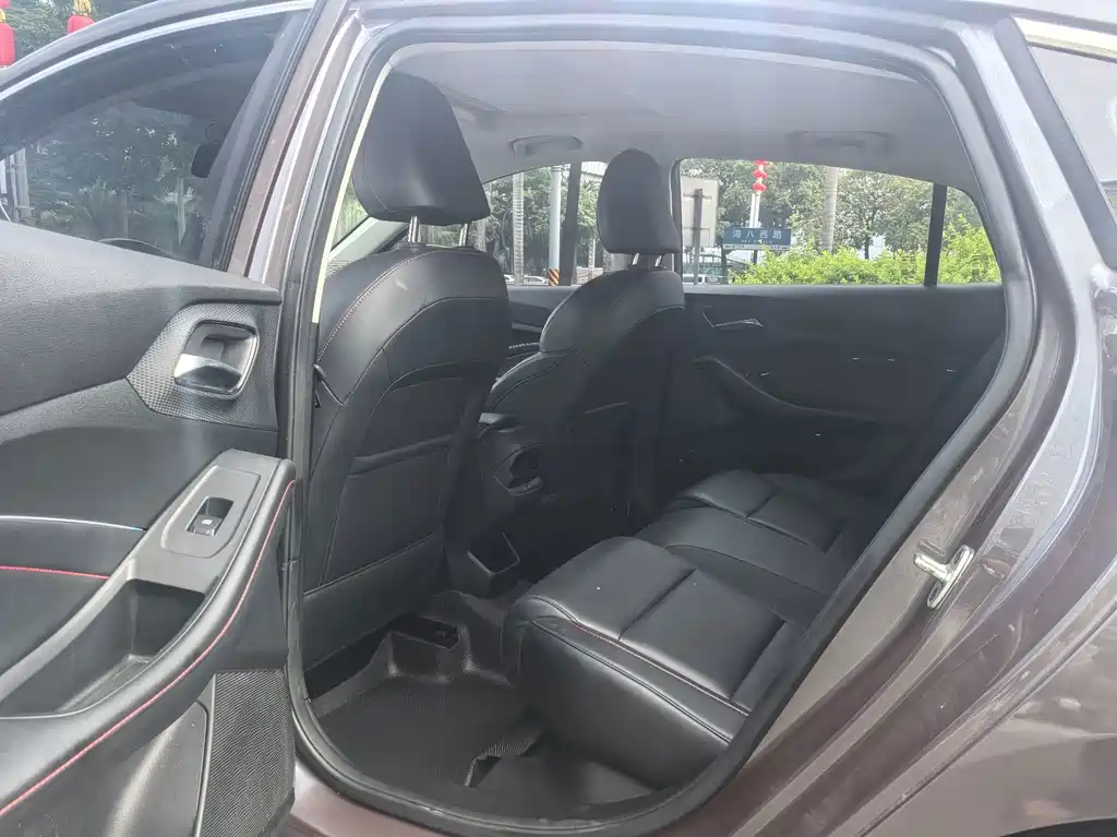 MG MG5 - фото 9