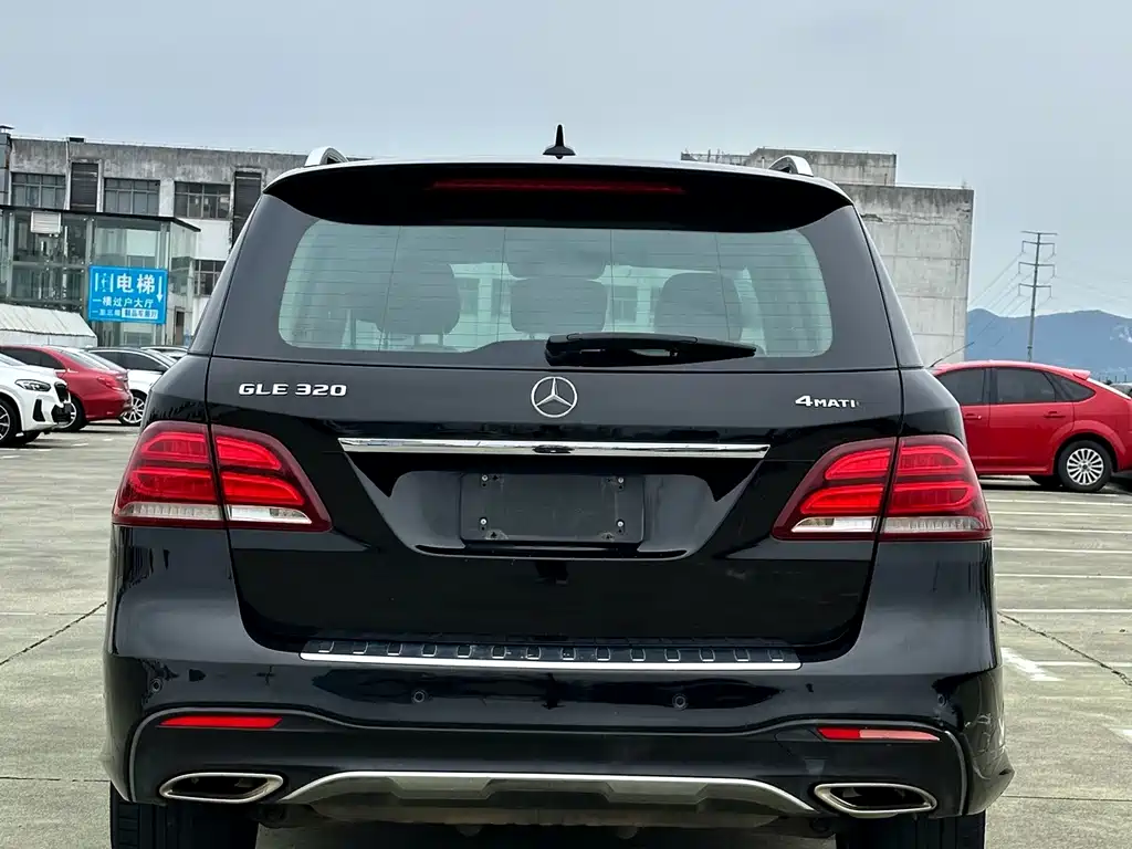 Mercedes-Benz GLE (Import) — миниатюра 8