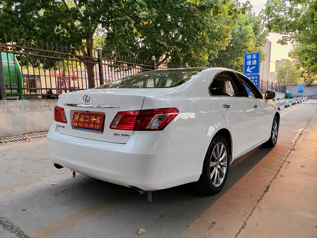 Lexus ES — миниатюра 4