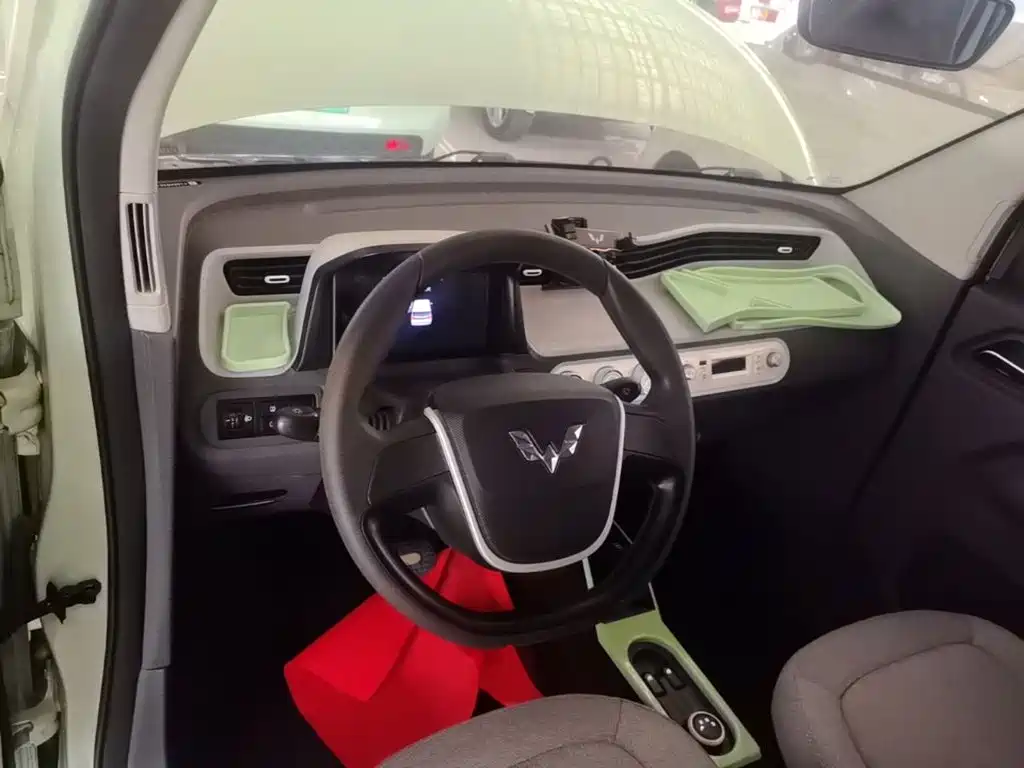 Wuling MINIEV — миниатюра 10