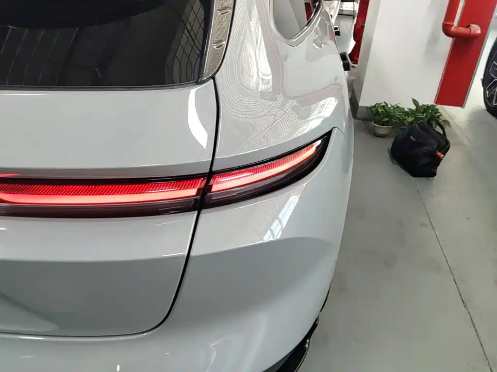 NIO ET5T — миниатюра 8