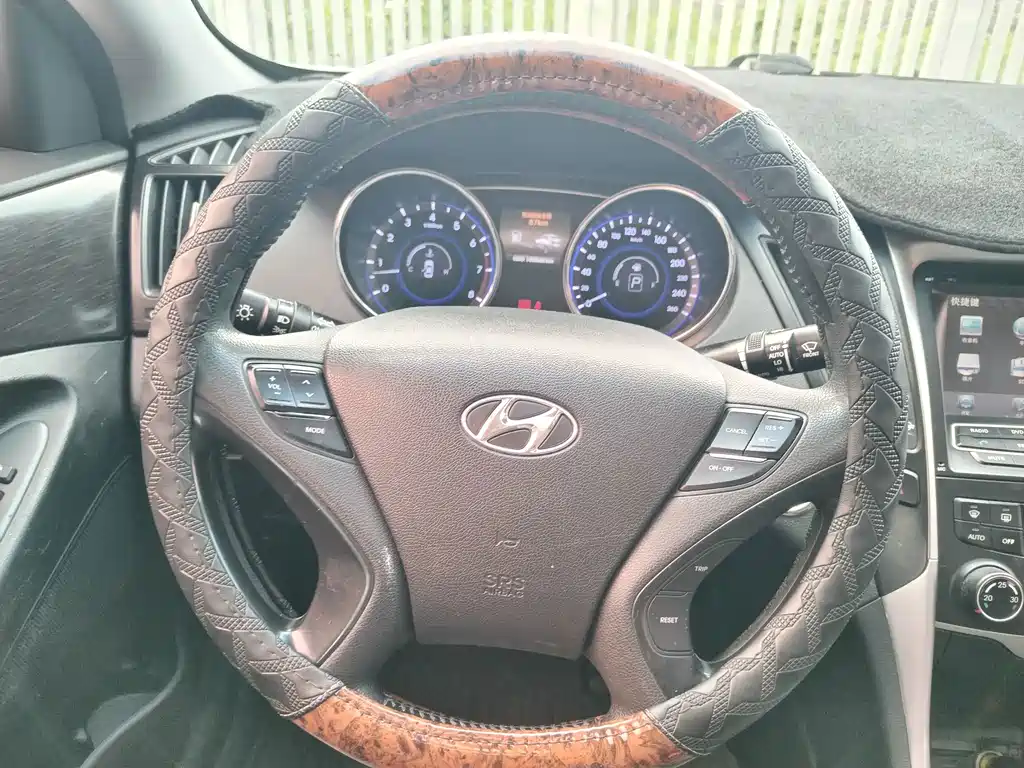 Hyundai Sonata — миниатюра 11