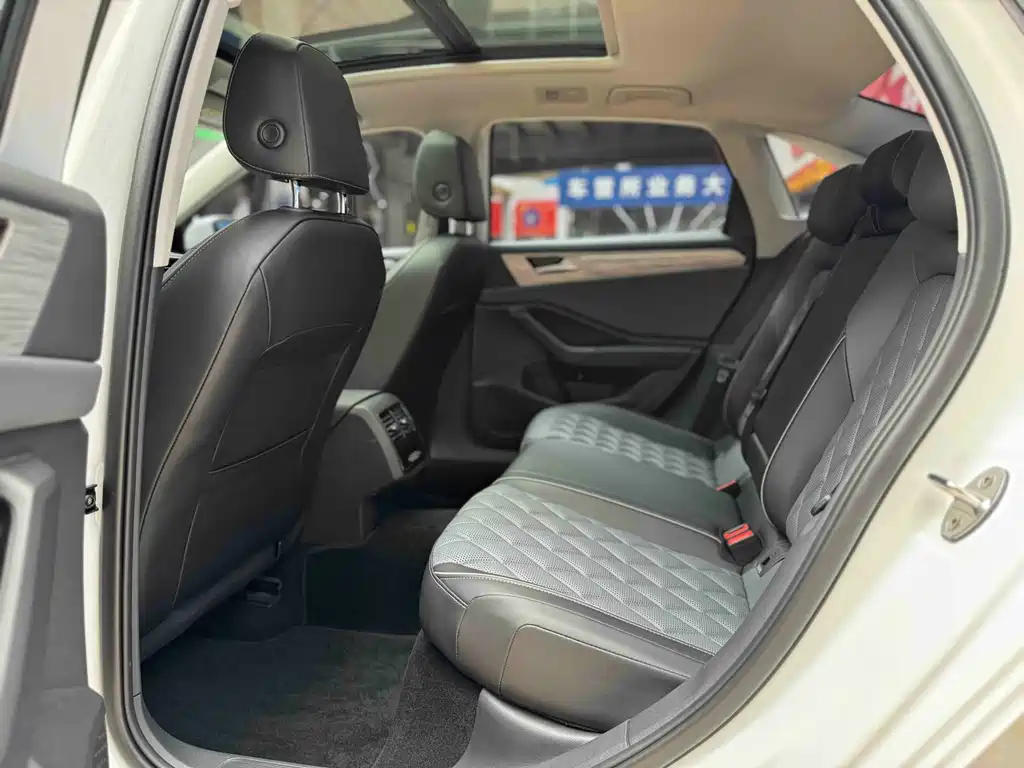 Volkswagen Sagitar — миниатюра 8