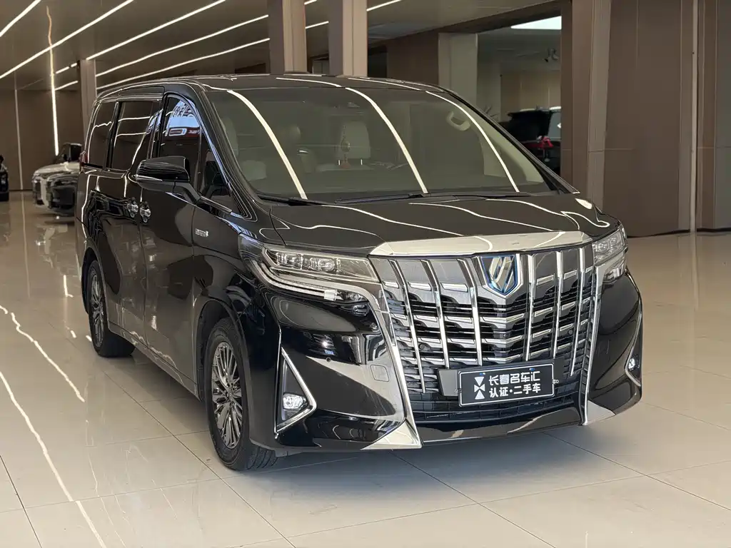 Toyota Alphard — миниатюра 3