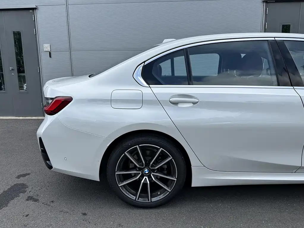 BMW 3 Series — миниатюра 7