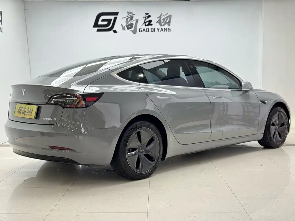 Tesla Model 3 — миниатюра 24