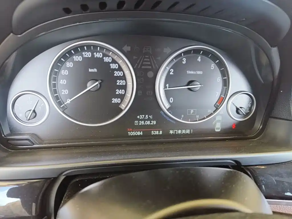 BMW 5 Series — миниатюра 12