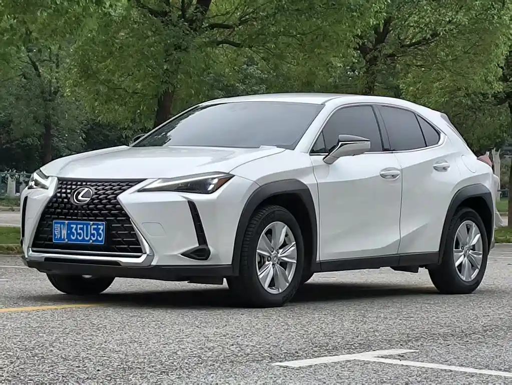 Lexus UX 2024 — фото 1