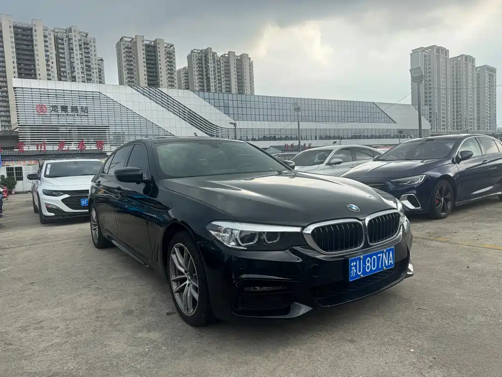 BMW 5 Series - фото 2