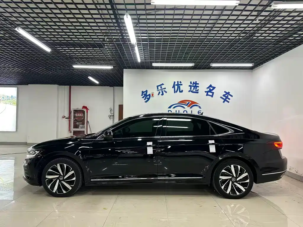 Volkswagen Passat 2024 380TSI Elite