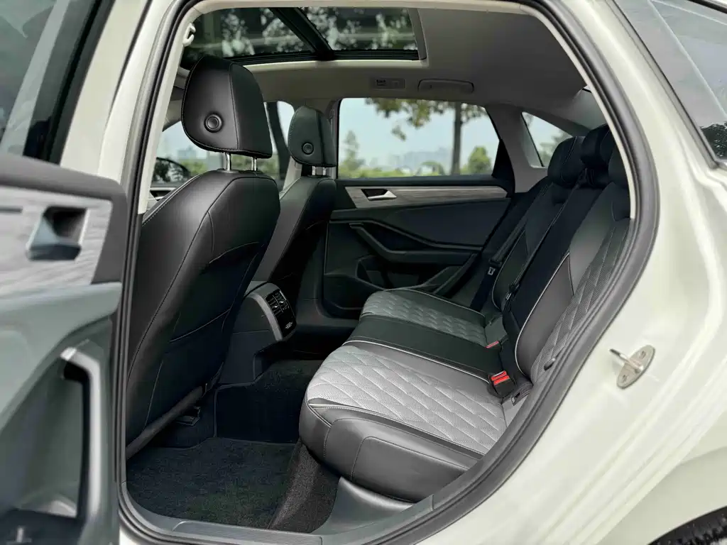 Volkswagen Sagitar — миниатюра 20