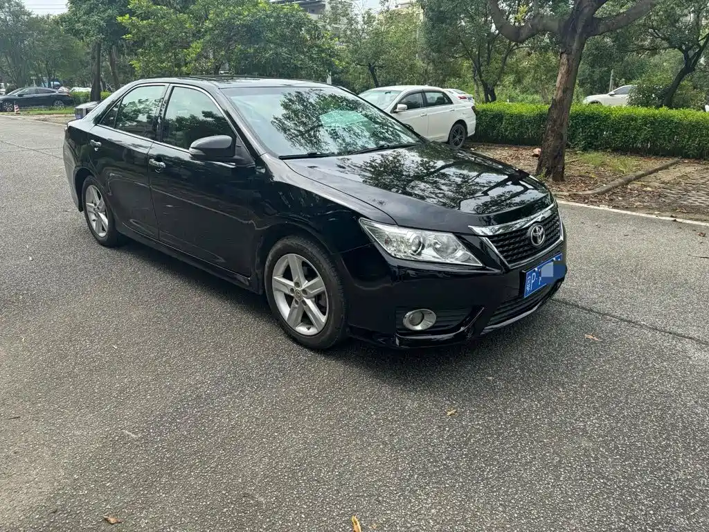 Toyota Camry — миниатюра 4