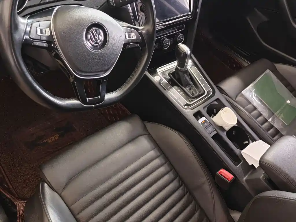 Volkswagen Magotan — миниатюра 4