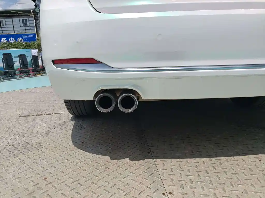 BMW 3 Series — миниатюра 12