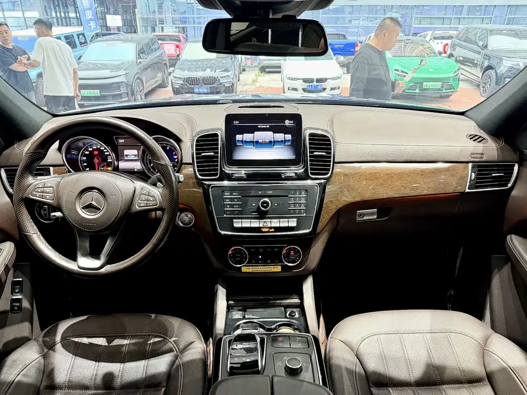Mercedes-Benz GLS — миниатюра 10