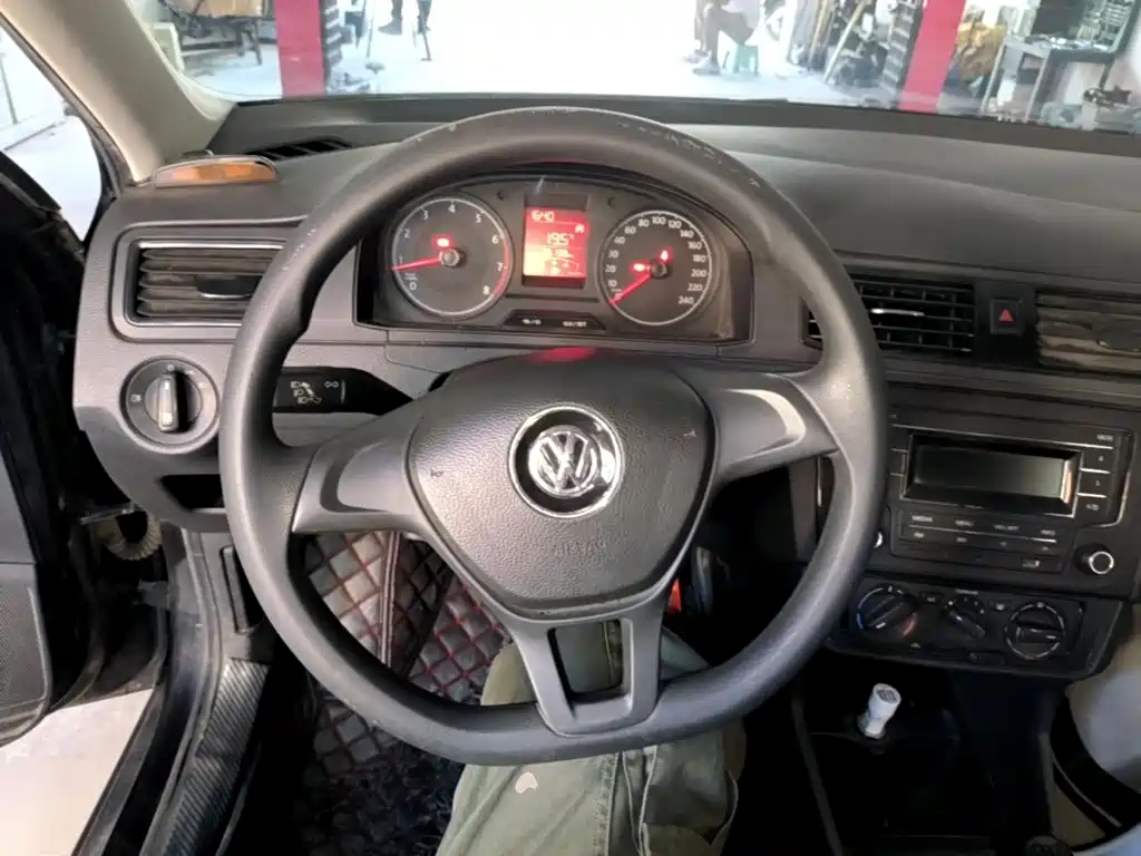 Volkswagen Santana — миниатюра 11