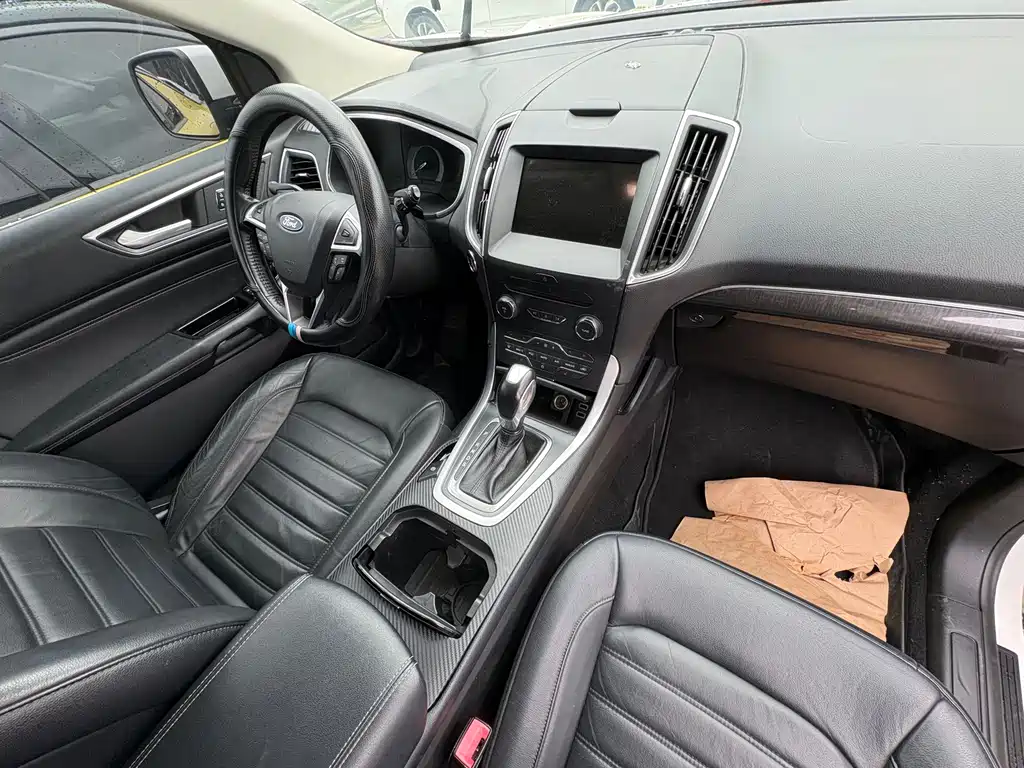 Ford Edge — миниатюра 12