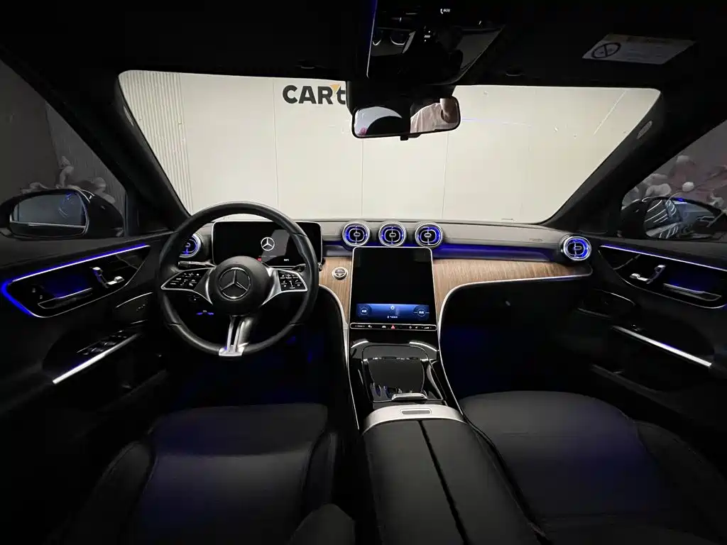Mercedes-Benz C-Class — миниатюра 12