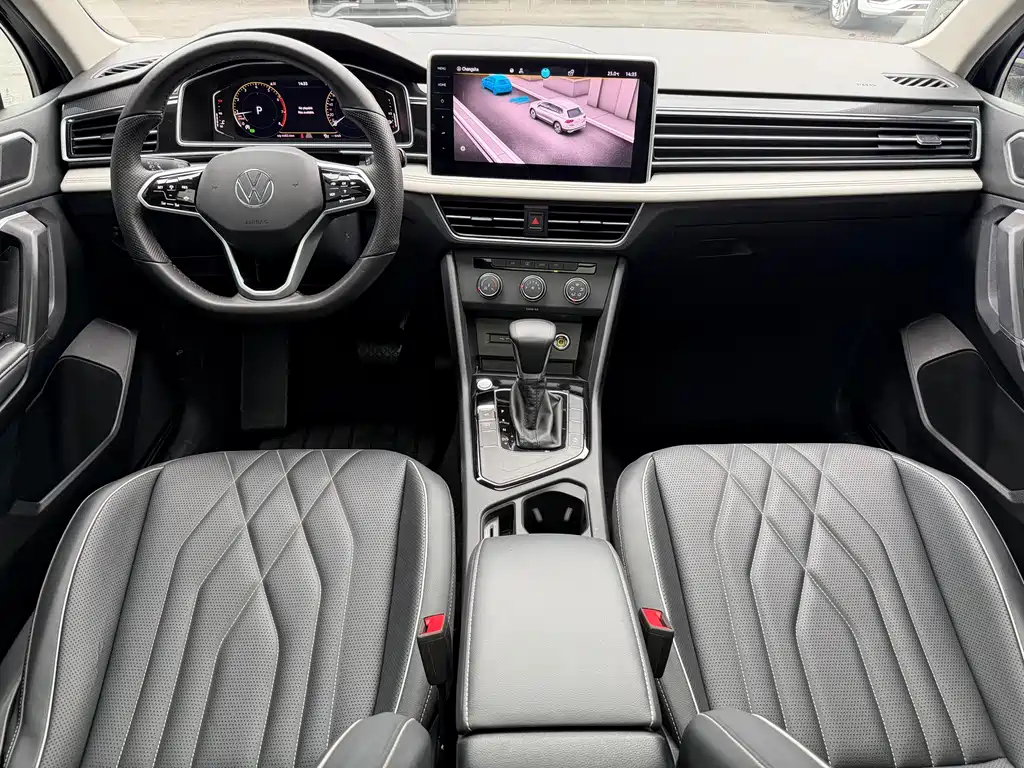 Volkswagen Tiguan L — миниатюра 16