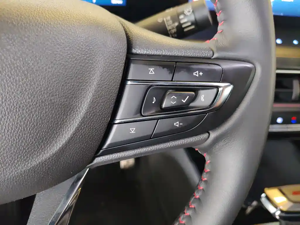 Buick Verano — миниатюра 15