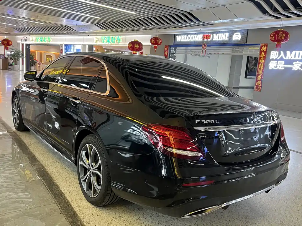 Mercedes-Benz E-Class — миниатюра 7