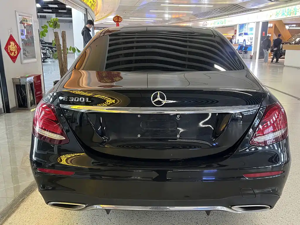 Mercedes-Benz E-Class — миниатюра 8