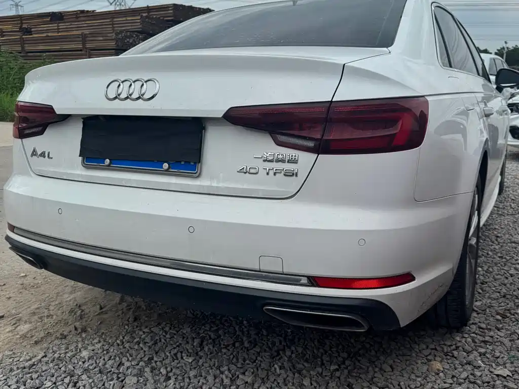 Audi A4L 2019 40 TFSI V