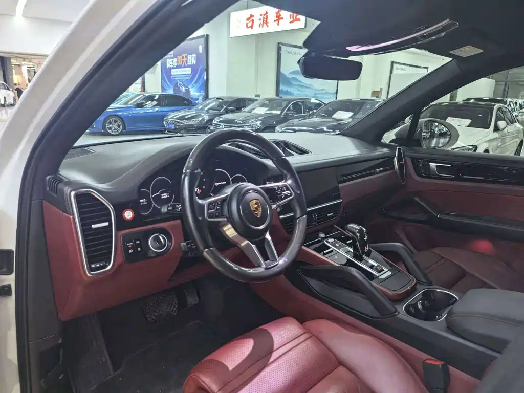 Porsche Cayenne — миниатюра 3