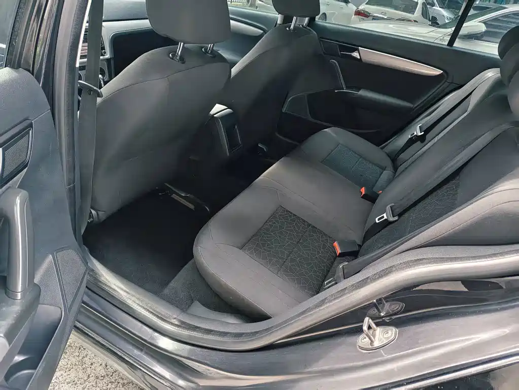 Volkswagen Lavida — миниатюра 9