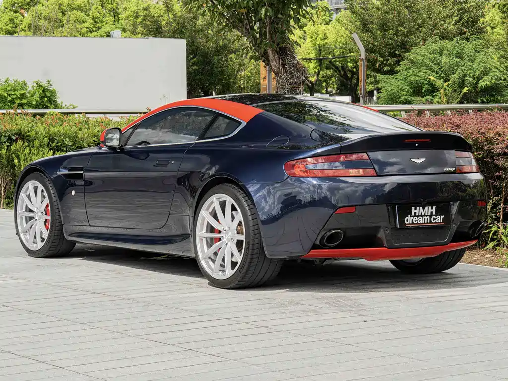 Aston Martin V8 Vantage — миниатюра 10