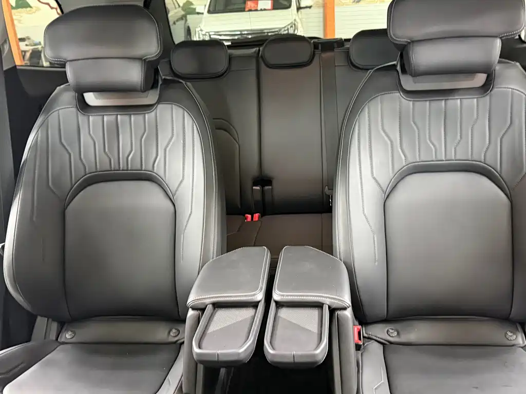 Ford Edge — миниатюра 16