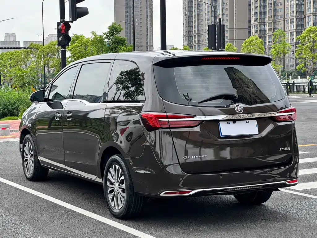 Buick GL8 — миниатюра 12