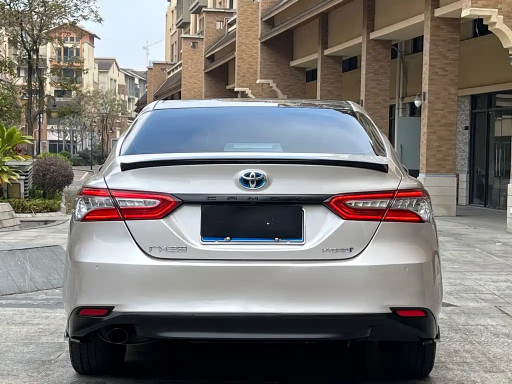TOYOTA CAMRY