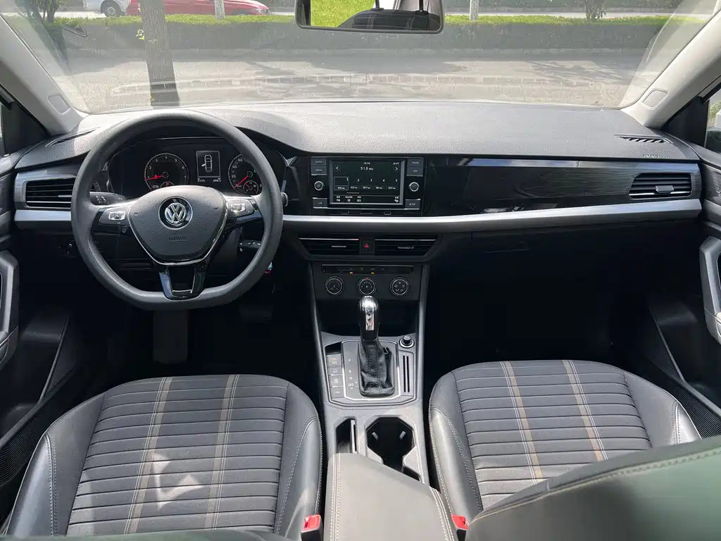 Volkswagen Lavida — миниатюра 5