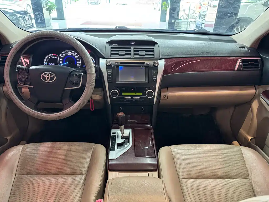 Toyota Camry — миниатюра 13