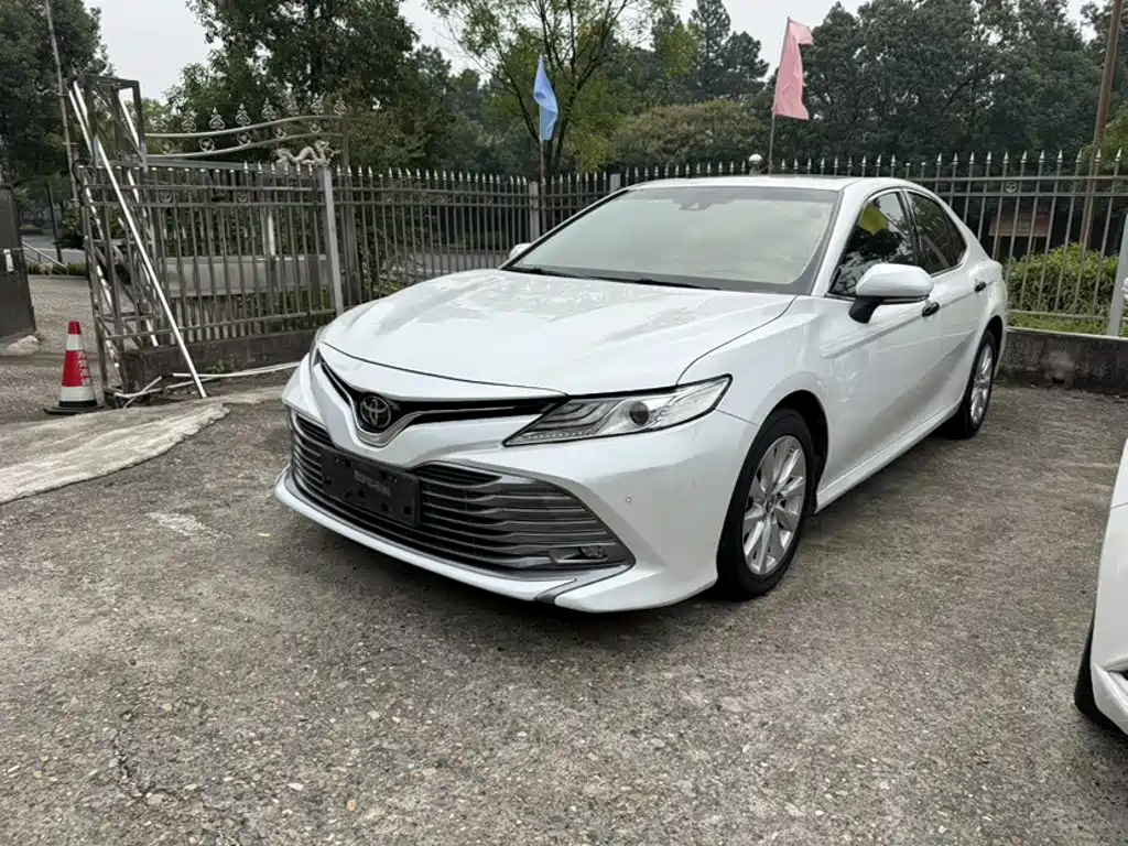 Toyota Camry — миниатюра 2