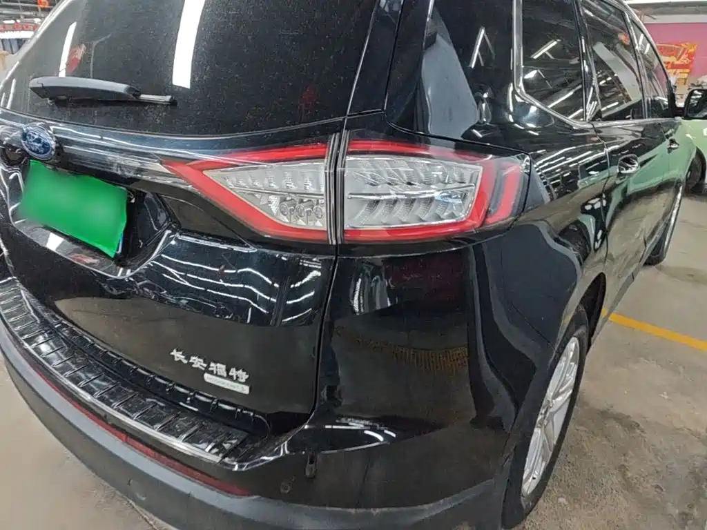 Ford Edge — миниатюра 8