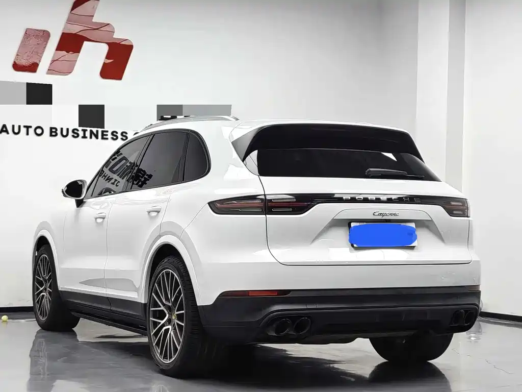 Porsche Cayenne — миниатюра 6