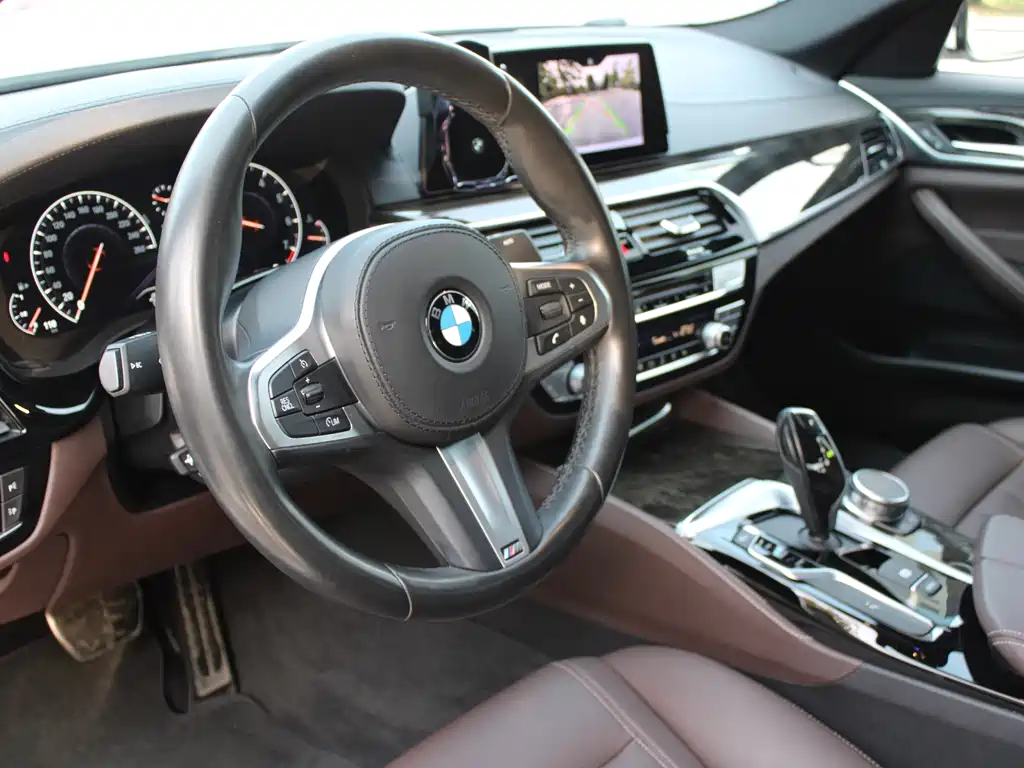 BMW 5 Series — миниатюра 18