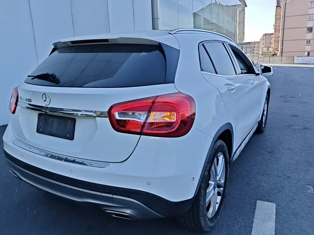 Mercedes-Benz GLA — миниатюра 8