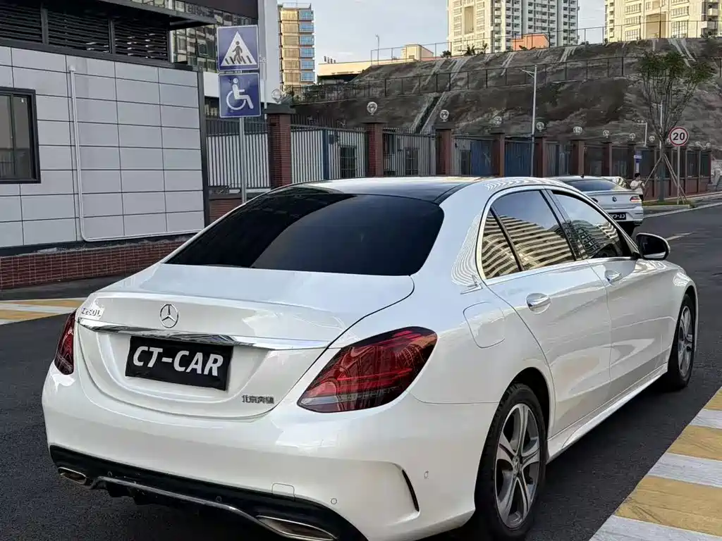 Mercedes-Benz C-Class — миниатюра 15